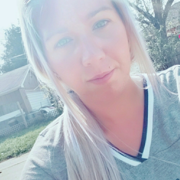 Meet your Posher, Jessica - Picture 3 of 7